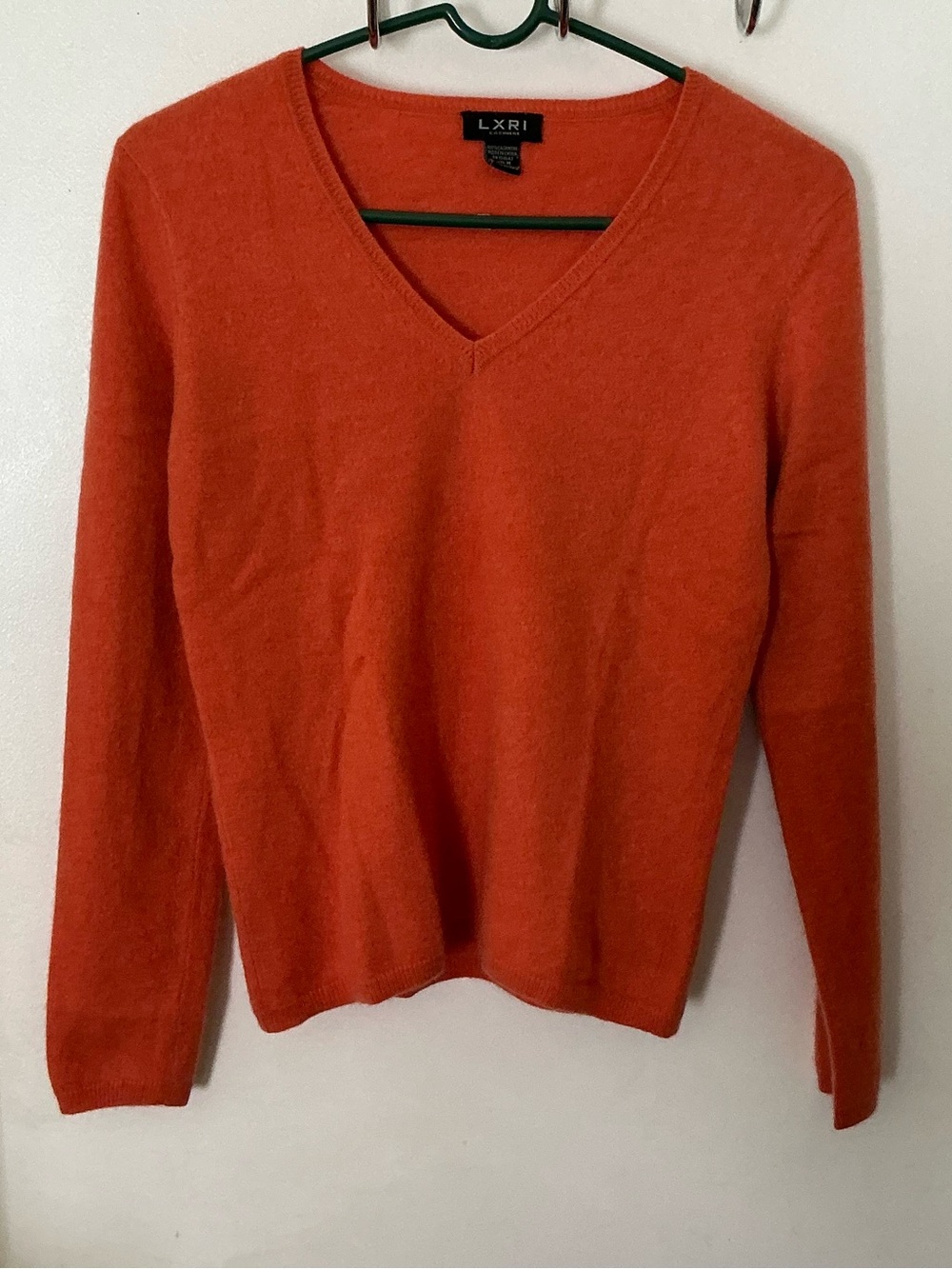 Women's LXRI V-Neck Cashmere Sweater in Orange